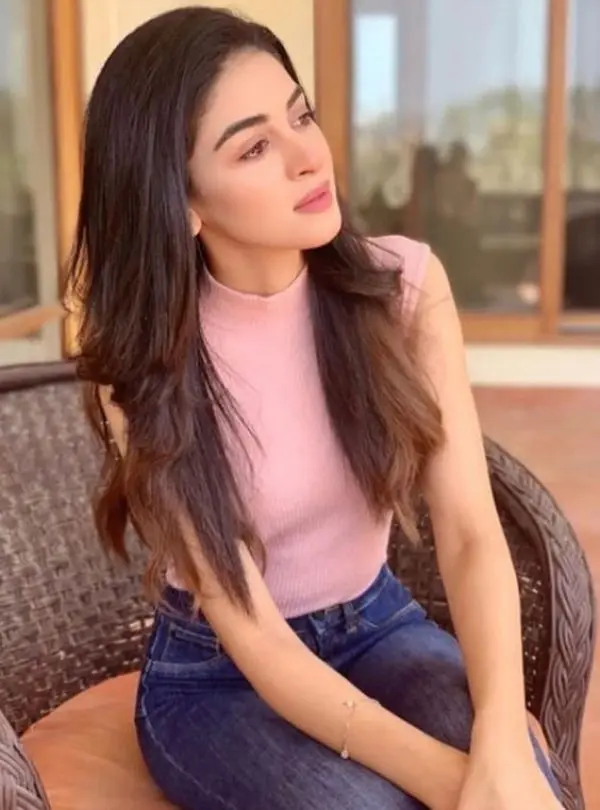 Karen escort in Corniche