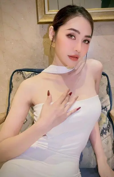 Jolie Candy escort in Bin Mahmoud